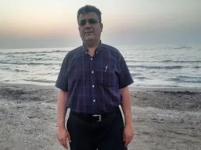  پس از ادای توضیحات نزد بازپرس؛ علی شریف‌زاده اردکانی وکیل سید محمد حسینی به عنوان متهم تفهیم اتهام شد و فعلا هم حق فعالیت در فضای مجازی را ندارد