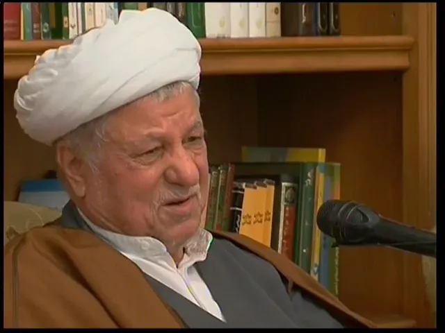 انتشار برای نخستین بار - در شورای انقلاب، وقت بسیاری برای جلوگیری از افراط کاریها صرف می شد. ما از فضای تند ضرر کردیم. اعتدال کارساز است