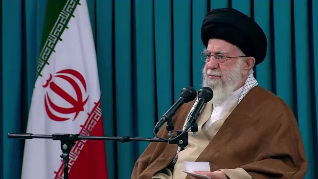 آیت الله خامنه‌ای