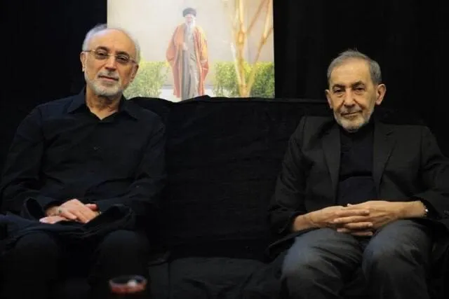 دکتر علی اکبر ولایتی مشاور آیت‌الله خامنه‌ای در امور بین‌الملل با دکتر سنایی معاون سیاسی دفتر رئیس جمهور، دکتر صالحی وزیر اسبق امور خارجه و تخت‌روانچی معاون وزیر امور خارجه ایران دیدار و گفت‌وگو کرد