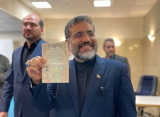 مورد عجیب پذیرش ثبت نام از محمد مهدی اسماعیلی درحالیکه شرایط بند اول اطلاعیه ستاد انتخابات کشور را ندارد
