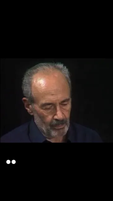 ویدئویی از مسعود فراستی که به مثابه یک بازجو از رهبران حزب توده پرسش میکند
