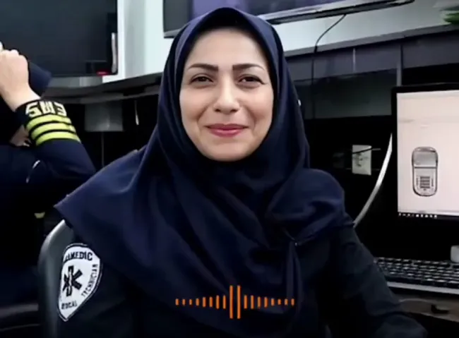 خلاصه‌ای از مکالمه تلفنی معصومه مهرآور، کارشناس ارتباطات اورژانس ۱۱۵ بابل با خانواده‌ای که در ارتفاعات گیر افتاده‌اند را می‌شنوید