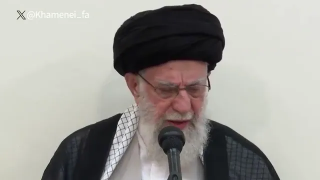 آیت‌الله خامنه‌ای، امامت امت و ولی مطلقه فقیه طبق اصل ماده ۵۷ قانون اساسی بر استفاده از امت اسلامی مجددا تاکید کرد