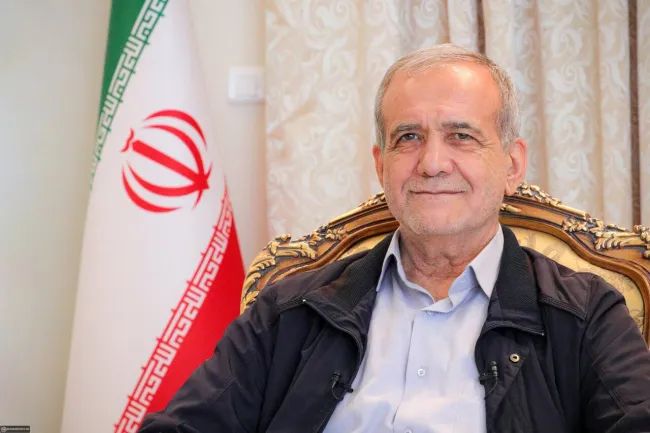 ویدئوی فراگیرشده از مسعود پزشیکیان توسط کاربران فضای مجازی در نقد سکوت دولت چهاردهم راجع‌به افزایش نامتعارف و شبانه قیمت خودروهای داخلی