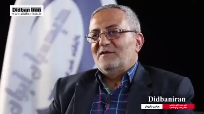 «آیت‌الله خزعلی» واسطه ارائه گزارش فساد برخی مسئولان به رهبری شد 💢در سال ۸۷، طبق افشاگری‌ها گفتید که ۴۴ نفر از مسئولین کشور و روحانیون دارای فساد اقتصادی هستند. اگر آن‌ها فساد داشتند، چرا شما به زندان رفتید؟ 📌این سوال را باید از آن‌ها بپرسید. البته ۵۲ نفر بودند. 🔸قبل از افشاگری؟ 📌بله. چون برای من مهم بود که نظر رهبری را بدانم و طبق نظر ایشان حرکت کنیم. به بسیاری از آقایان گفتم اما متاسفانه تکلیف آن‌ها روشن بود. جواب‌های آن‌ها، به‌دردنخور بود و برای من اهمیتی نداشت که از خودشان این حرف‌ها را در می