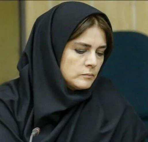  پزشکی قانونی: متهم پرونده قتل «منصوره قدیری جاوید» خبرنگار ایرنا، از نظر سلامت روان که منتهی به سلب مسئولیت کیفری شود، مشکلی ندارد. 📌متهم در زمان ارتکاب جنایت دارای قوه تمییز و ادراک بوده است. 📌خانواده دارای یک فرزند ۱۵ ساله است که در زمان قتل در خانه حضور داشت.