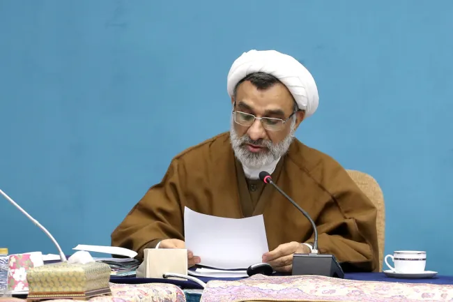 خسروپناه: طبق لایحه حجاب و عفاف راننده‌ای که مسافر بی‌حجاب دارد جریمه می‌شود؛ راننده چه گناهی کرده؟ اشکالات وارد است و باید اصلاح شود