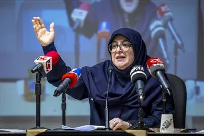 مهاجرانی: متعجبم که چرا مدارس را تعطیل نکردند