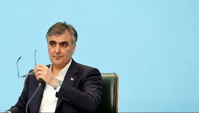 رئیس کل بانک مرکزی: کانال بن‌بست که از ۹ صبح برای همه صرافی‌هایی ایران نرخ دلار تعیین می‌کند در آمریکا ثبت شده و همه سرورهای آن هم در آمریکا است.