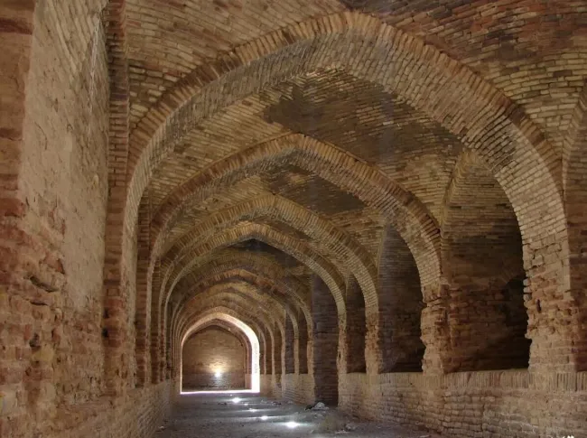 پلمب کاروانسرا؟!/ مگر ملک شخصی است؟!