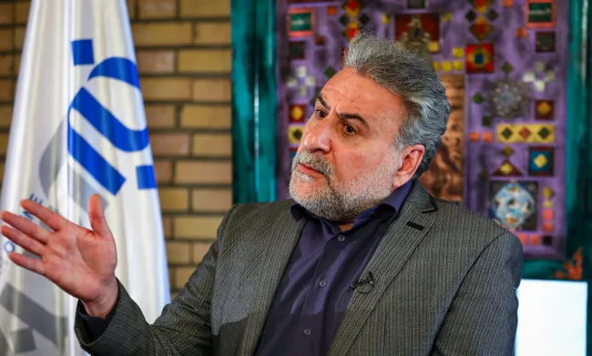  فلاحت پیشه: تنها کاری که از دولت می بینیم خاموش کردن چند لامپ است/ تیم اقتصادی را اصلاح کنید/ ترامپ عمدا نامی از ایران نمی آورد