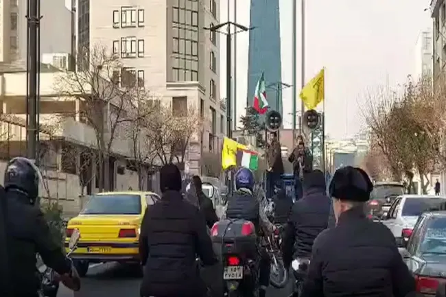 Massive Motorized March and Countless Numbers of the "Ummah of Hezbollah" Against the Removal of the Filtering of WhatsApp and Google Play