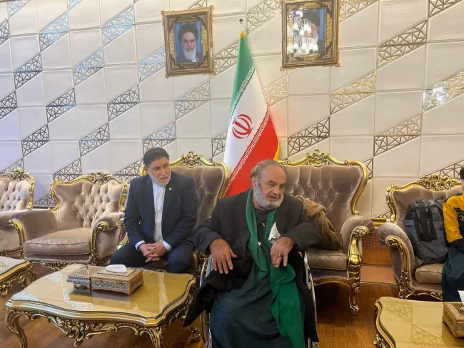 علی اکبر ابوطالب اصفهانی، شهروند ایرانی که صحنه‌ی مجادله‌ وی با عناصر تحریرالشام در فضای مجازی پربازدید شده بود، وارد فرودگاه امام خمینی تهران شد.