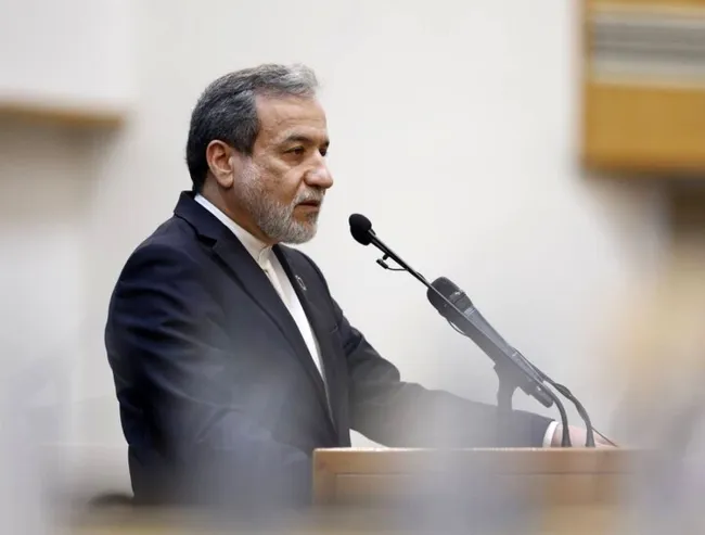  عراقچی: چه اتفاق جدیدی افتاده که آمریکایی‌ها توقع دارند دوباره به آن‌ها اعتماد کنیم؟