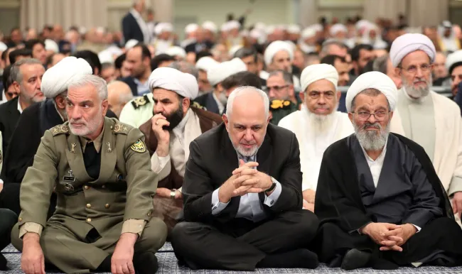 جمعی از نمایندگان مجلس از محمد جواد ظریف برای تضعیف نیروهای انقلابی در داووس به دادستان کل کشور شکایت کردند