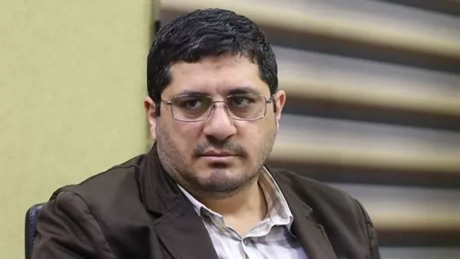 سید امیر سیاح مشاور کمیسیون جهش تولید مجلس: جمهوری اسلامی بر سر دو راهی است؛ یا قانون را اجرا می‌کند و به مافیای واردات و عوامل موساد در تهران نشان می دهد که کت تن کیست یا قافیه را می بازد، تمام!