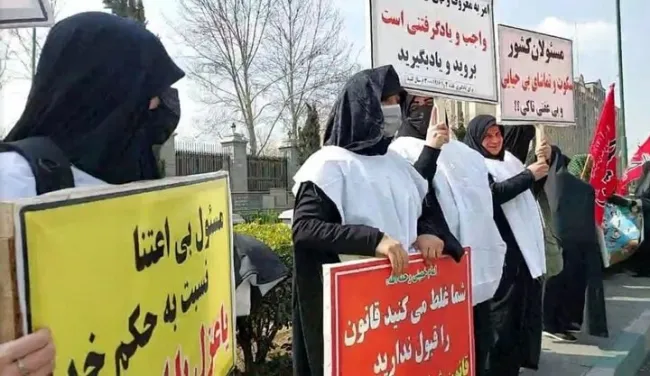 با افرادی که به بهانه قانون حجاب، به مسئولان توهین می کنند چه باید کرد