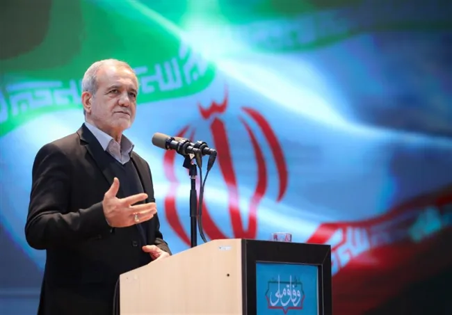  پزشکیان: نخبه ای که به مملکتش فکر نکند به چه درد می خورد؟