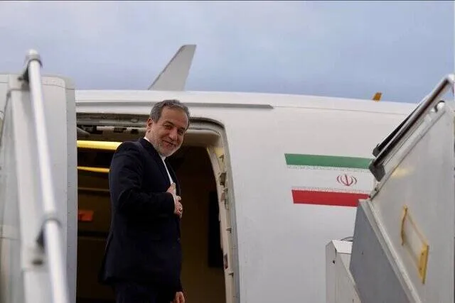  سیدعباس عراقچی پس از شرکت در مراسم تشییع شهیدان نصرالله و صفی‌الدین برای شرکت در نشست عالی‌رتبه کنفرانس خلع سلاح سازمان ملل و اجلاس شورای حقوق بشر راهی ژنو شد