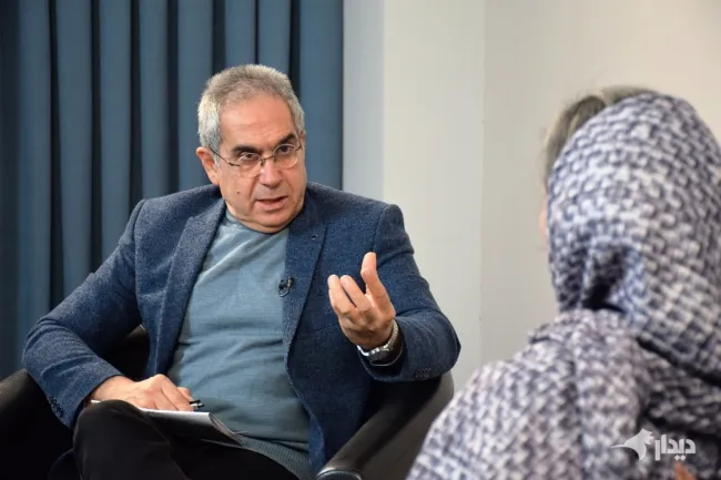 احمد بخارایی: علم‌الهدی گفت هر کس در انتخابات شرکت نکند کافر است؛ این یعنی خشونت سیاسی/ ضارب امیرمحمد خشونت اقتصادی را تجربه کرده/ برای مذاکره هم با سپر خشونت وارد می‌شوند 