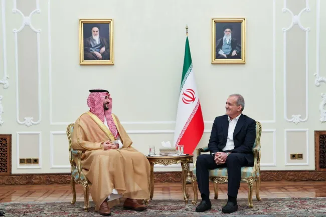  دیدار وزیر دفاع عربستان با مسعود پزشکیان رئیس‌جمهور