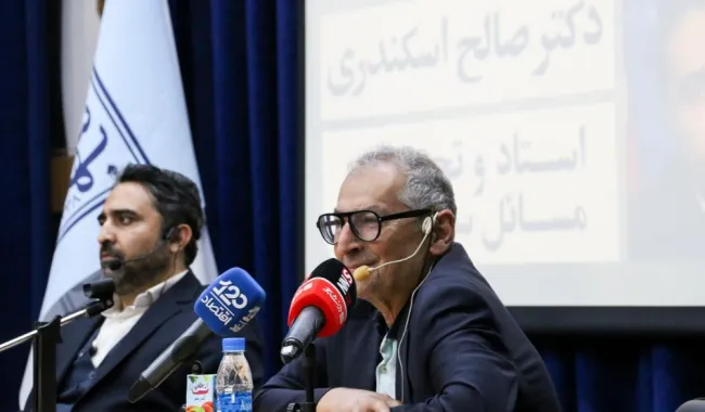  ویدیوی از ابتدا تا انتهای به تشنج کشیده شدن جلسه مناظره صادق زیباکلام و صالح اسکندری با موضوع «توافق یا جنگ؟» در دانشگاه شهید بهشتی 