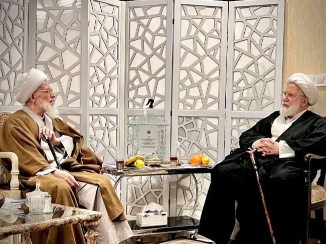  آیت الله بیات‌زنجانی امشب با مهدی کر‌وبی دیدار و گفتگو کرد.