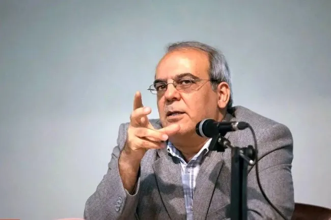  عباس عبدی، تحلیلگر سیاسی اجتماعی: باید از جنگ پرهیز شود؛ به استقبال جنگ برویم مردم همراهی نمی‌کنند