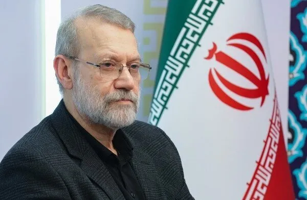 علی لاریجانی فتوای رهبری نداشتن سلاح هسته‌ای است، اگر خطایی از آمریکا صورت بگیرد، ایران با فشار مردم مجبور می‌شود به سمت رفتن ساخت سلاح هسته‌ای برود.