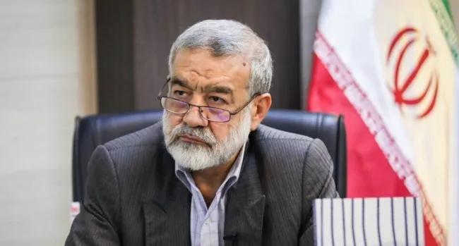 غضنفری خطاب به قالیباف در جمع متحصنین حجاب: خودتان می‌دانید کارتان خلاف قانونه و هم می‌دانید این کاری که می‌کنید مورد رضایت مقام معظم رهبری نیست!
