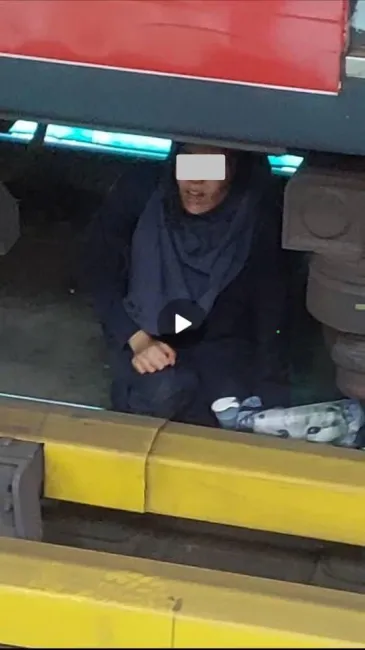 نجات معجزه آسای دختر نوجوان از خودکشی در مترو تئاتر شهر