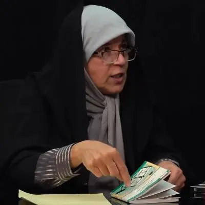 بشنوید | نقد بی‌پروای فائزه هاشمی به قانون اساسی: الان دیگه علی مانده و حوضش