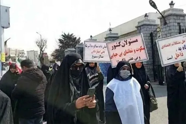  کدام نمایندگان در تجمعات غیرقانونی مقابل مجلس حضور یافتند؟/ نقش جبهه پایداری در شکل‌گیری تجمعات حجاب جلوی مجلس
