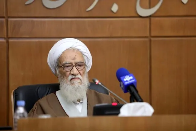رئیس مجلس خبرگان رهبری: قوانینی تصویب کنیم که برای افراد محجبه امتیاز قائل شود؛ از جمله تخفیف مالیاتی و بخشودگی جرایمی مانند جرایم رانندگی