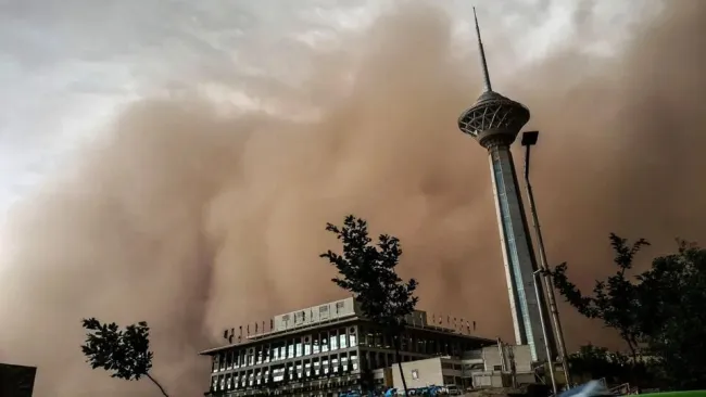 طوفان در تهران ۴۱ مصدوم و ۲ فوتی برجای گذاشت