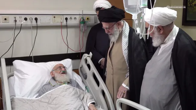 عیادت عصر امروز آیت‌الله خامنه‌ای از آیت‌الله نوری همدانی