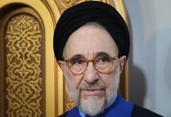  سید محمد خاتمی: ایرانی از هر کیش و آئین و سلیقه باید به عنوان شهروند صاحب حق و حرمت در این کشور احساس عزّت، آزادی و برخورداری داشته باشد