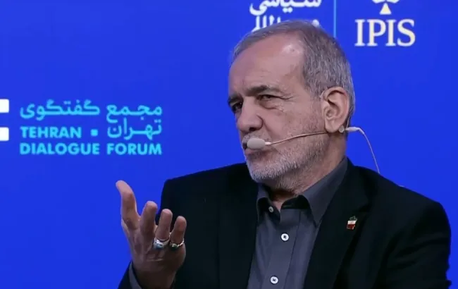 پزشکیان: ترامپ می گوید ایران عامل خطر است! ما عامل خطریم؟ ما خانه‌ها را بمباران می‌کنیم؟ ما دانشمندان را ترور می‌کنیم؟