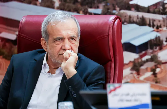 پزشکیان پس از احساساتی شدن برای تلاش‌ها در خصوص مدرسه‌سازی: نمی‌دانم چرا این‌جوری شدم