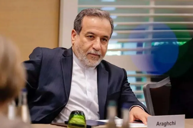  عراقچی در گفت‌وگو با روزنامه فرانسوی لوموند در مورد مذاکرات آتی احتمالی با آمریکا: شکل و قالب این گفت‌و‌گو‌ها ممکن است بسته به شرایطی، تغییر کند 