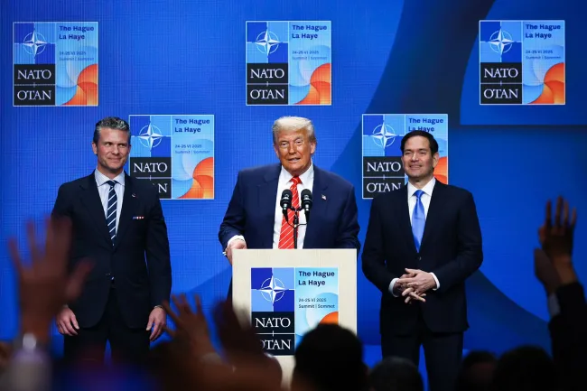  ولودیمیر زلنسکی: به رئیس جمهور ترامپ به خاطر عملیات موفقیت‌آمیز در ایران تبریک گفتم. مهم است که اقدامات ایالات متحده نه تنها برنامه هسته‌ای آنها، بلکه تولید پهپادها را نیز تضعیف کرده است. ما اوضاع را زیر نظر خواهیم داشت.