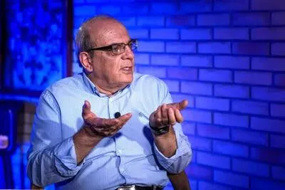  نقد عباس عبدی به علم‌الهدی و برخی روحانیون؛ بی‌دینی حاصل عملکرد شماست نه تبلیغات دشمن