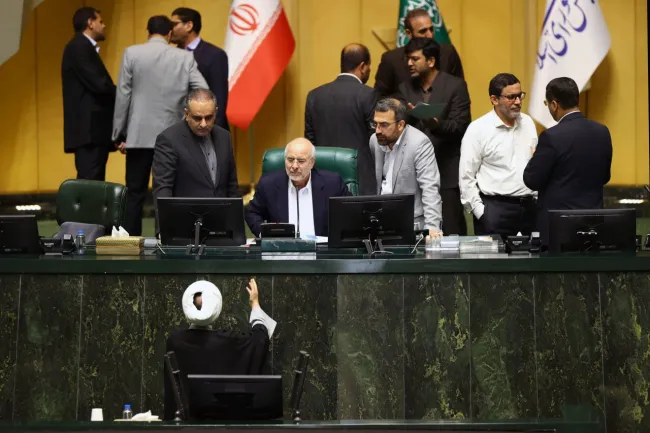 هم‌میهن: مصوبه مجلس دوازدهم درباره خروج ایران از NPT نشان داد هنوز کشور با واقع‌گرایی در پرونده هسته‌ای فاصله دارد