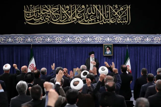  رهبر جمهوری اسلامی صبح امروز: همه بدانند خدای متعال نصرت را برای ملّت ایران تضمین کرده است