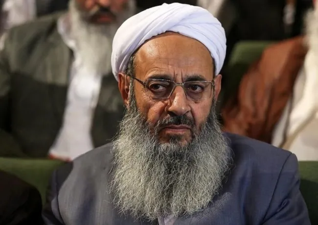 مولوی عبدالحمید: در این روزهای سخت، مردم ایران همدرد و پناه هم باشند