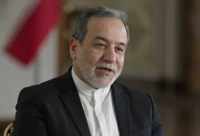  عراقچی: مواد هسته‌ای همچنان زیر آوار تأسیسات بمباران‌شده باقی مانده است