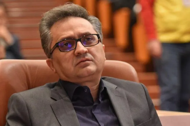 کسری نوری جایی در مجموعه ستاد و شرکت های تابعه نفت نداشت و محمد شریعتمداری او را به هولدینگ پتروشیمی خلیج فارس برد و به عنوان مشاور خود منصوب کرد.