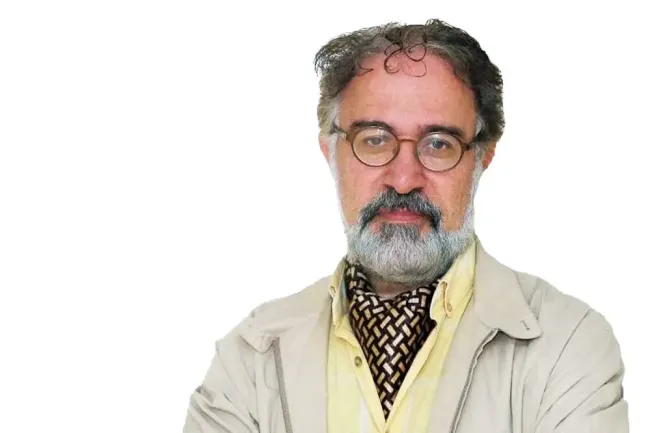 کیومرث اشتریان استاد علوم سیاسی دانشگاه تهران: دولت قدرتمند دولتی است که از ترس گروه‌های فشار اقتصادی، سیاسی و اجتماعی دائما عقب‌نشینی نکند؛ این بزرگترین تهدید است برای یک دولت وفاقی