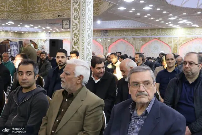  رییس دفتر و دستیار آیت‌الله خامنه‌ای به همراه دادستان منصوب ویژه روحانیت در مراسم فوت پسر شیخ کاظم